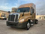 2014 Freightliner Cascadia  Detroit DD15, 10 Speed, 532k, Fridge,CLEAN