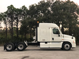 2010 Freightliner Cascadia XT Midroof Detroit DD15, 10 Speed, 669k,Headache Rack, Virgin tires, NO DEF