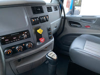 2016 Peterbilt 579 Paccar, 10 Speed, 452k Miles, Leather, APU, Inverter, Fridge, Warranty!!!!