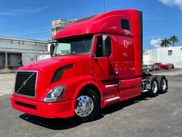 2016 Volvo VNL 670 D13, AUTO,I-SHIFT, TK APU, INVERTER 641k miles,One Owner