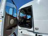 2015 Volvo VNL630  LOW MILES 470K - MINT, One owner truck