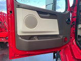 2016 Volvo VNL 670 D13, AUTO,I-SHIFT, TK APU, INVERTER 600k miles,One Owner