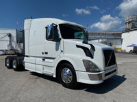 2015 Volvo VNL630  LOW MILES 470K - MINT, One owner truck