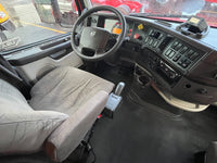 2016 Volvo VNL 670 D13, AUTO,I-SHIFT, TK APU, INVERTER 600k miles,One Owner