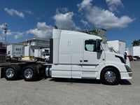 2015 Volvo VNL630  LOW MILES 470K - MINT, One owner truck