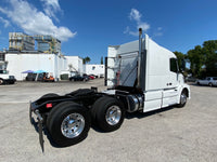 2015 Volvo VNL630  LOW MILES 470K - MINT, One owner truck
