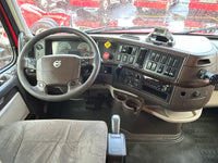 2016 Volvo VNL 670 D13, AUTO,I-SHIFT, TK APU, INVERTER 600k miles,One Owner