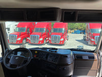 2015 Volvo VNL630  LOW MILES 470K - MINT, One owner truck