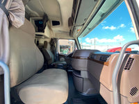 2015 Volvo VNL630  LOW MILES 470K - MINT, One owner truck