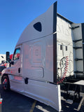 2015 Freightliner Cascadia, 10 spd, DD15, CRATE ENGINE!, 455HP, 70" DOUBLE BUNK!