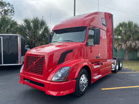 2013 Volvo VNL 670 CUMMINS ISX, AUTO, APU, INVERTER! REBUILT ENGINE W/  ZERO MILES.