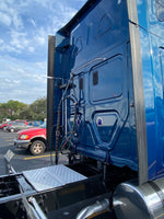 2016 Freightliner Cascadia 125, Cummins ISX, 10 Speed Manual, 600k Miles!!!