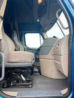 2016 Freightliner Cascadia 125, Cummins ISX, 10 Speed Manual, 600k Miles!!!