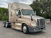2013 FRHT CASCADIA, 13 Spd, ZERO miles on rebuilt engine with Warranty, NEW TIRES!!!