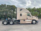 2013 FRHT CASCADIA, 13 Spd, ZERO miles on rebuilt engine with Warranty, NEW TIRES!!!