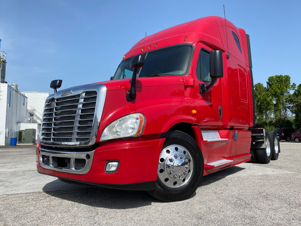 2013 Freightliner Cascadia 125, Cummins ISX, AUTO, APU, Inverter, 499k Miles!!!