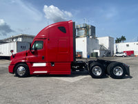 2013 Freightliner Cascadia 125, Cummins ISX, AUTO, APU, Inverter, 499k Miles!!!