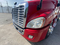 2013 Freightliner Cascadia 125, Cummins ISX, AUTO, APU, Inverter, 499k Miles!!!