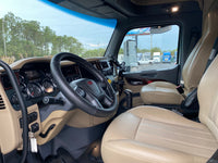 2016 Peterbilt 579 425K Miles 10 SPEED NEW Virgin tires, NAV, WARRANTY,Radar,  CLEAN!!!
