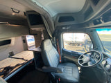 2015 Peterbilt 579 AUTOMATIC, ONLY 573K MILES,Double Bunk, Inverter, Virgin tires