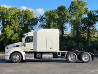 2015 Peterbilt 579 AUTOMATIC, ONLY 573K MILES,Double Bunk, Inverter, Virgin tires