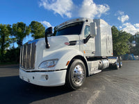 2015 Peterbilt 579 AUTOMATIC, ONLY 573K MILES,Double Bunk, Inverter, Virgin tires