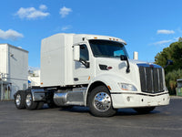 2015 Peterbilt 579 AUTOMATIC, ONLY 573K MILES,Double Bunk, Inverter, Virgin tires