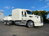 2015 Peterbilt 579 AUTOMATIC, ONLY 573K MILES,Double Bunk, Inverter, Virgin tires