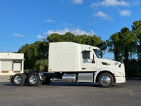 2015 Peterbilt 579 AUTOMATIC, ONLY 573K MILES,Double Bunk, Inverter, Virgin tires