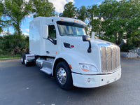 2015 Peterbilt 579 AUTOMATIC, ONLY 573K MILES,Double Bunk, Inverter, Virgin tires