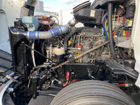 2015 Peterbilt 579 AUTOMATIC, ONLY 573K MILES,Double Bunk, Inverter, Virgin tires