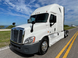 2015 Freightliner Cascadia, 10 spd, DD15, 455HP, 70" DOUBLE BUNK!