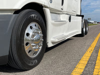 2015 Freightliner Cascadia, 10 spd, DD15, 455HP, 70" DOUBLE BUNK!
