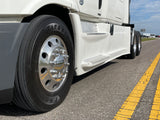 2015 Freightliner Cascadia, 10 spd, DD15, 455HP, 70" DOUBLE BUNK!
