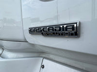 2015 Freightliner Cascadia, 10 spd, DD15, 455HP, 70" DOUBLE BUNK!