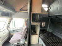 2015 Freightliner Cascadia, 10 spd, DD15, 455HP, 70" DOUBLE BUNK!
