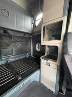 2015 Freightliner Cascadia, 10 spd, DD15, 455HP, 70" DOUBLE BUNK!