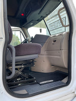 2015 Freightliner Cascadia, 10 spd, DD15, 455HP, 70" DOUBLE BUNK! 813k