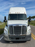 2015 Freightliner Cascadia, 10 spd, DD15, 455HP, 70" DOUBLE BUNK! 813k