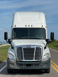 2015 Freightliner Cascadia, 10 spd, DD15, 455HP, 70" DOUBLE BUNK! 813k