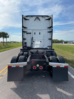 2015 Freightliner Cascadia, 10 spd, DD15, 455HP, 70" DOUBLE BUNK! 813k