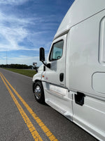 2015 Freightliner Cascadia, 10 spd, DD15, 455HP, 70" DOUBLE BUNK! 813k