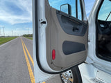 2015 Freightliner Cascadia, 10 spd, DD15, 455HP, 70" DOUBLE BUNK! 813k