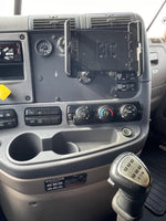 2015 Freightliner Cascadia, 10 spd, DD15, 455HP, 70" DOUBLE BUNK! 813k