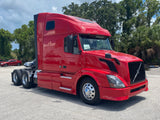 2015 Volvo VNL 670 D13,I-shift AUTO, APU, INVERTER, 585k,Collision Mitigation! BRAND NEW VIRGIN TIRES.