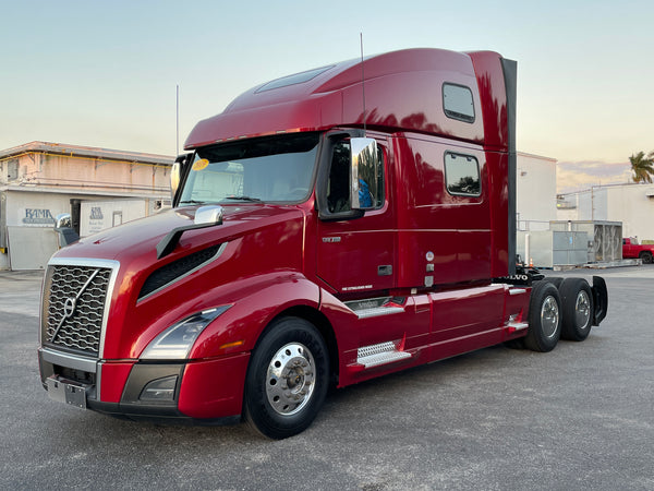 2019 VOLVO VNL860, I SHIFT AUTO, D13, 425 HP, Big Sleeper, Inverter, FRIDGE!!!!