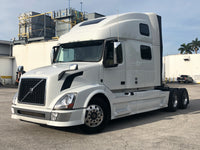 2015 Volvo VNL780 BIG SLEEPER, work station, I-shift AUTO, TV, Inverter, Fridge.