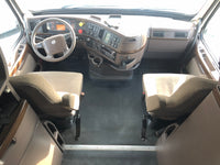 2015 Volvo VNL780 BIG SLEEPER, work station, I-shift AUTO, TV, Inverter, Fridge.