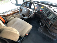 2015 Volvo VNL780 BIG SLEEPER, work station, I-shift AUTO, TV, Inverter, Fridge.