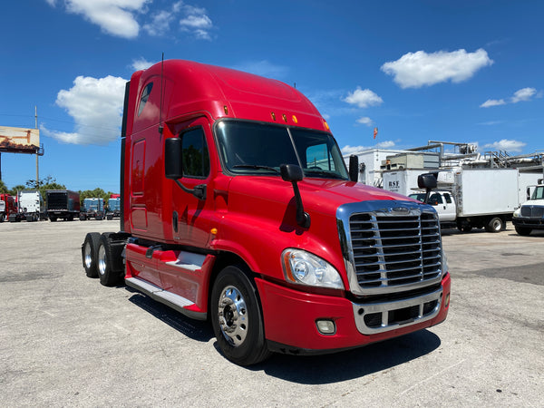 2012 Freightliner Cascadia 125, Cummins ISX, AUTO, APU, Inverter, 568k Miles!!!